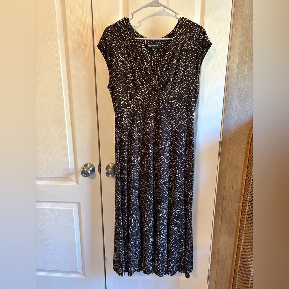 Jones New York Black and White Midi Dress